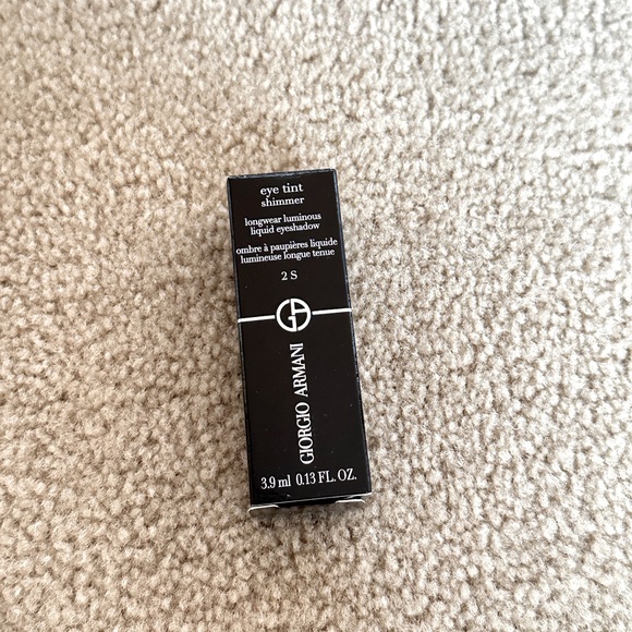 New! Armani Beauty eye tint - Picture 1 of 3